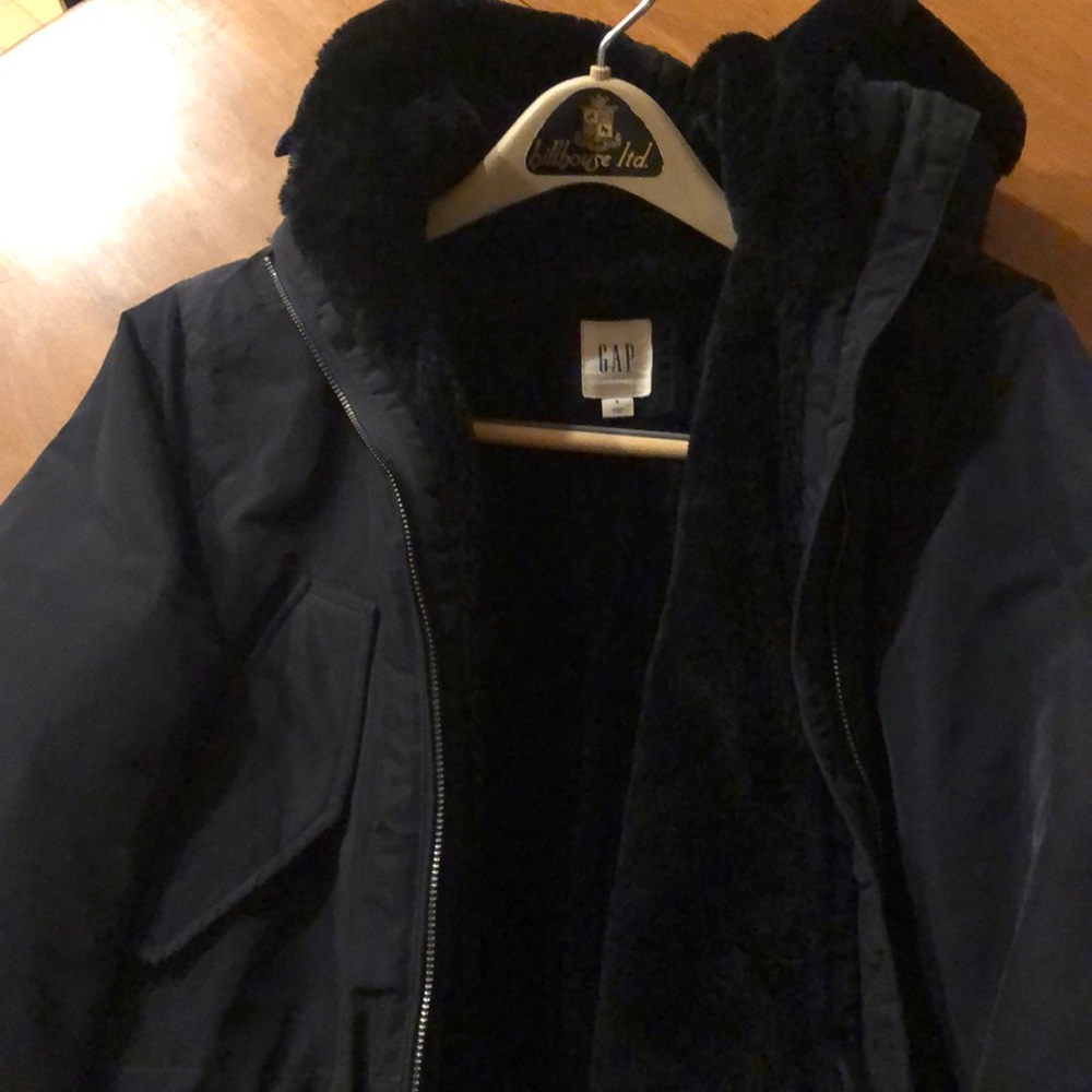 GAP sherpa lined parka in black/Navy